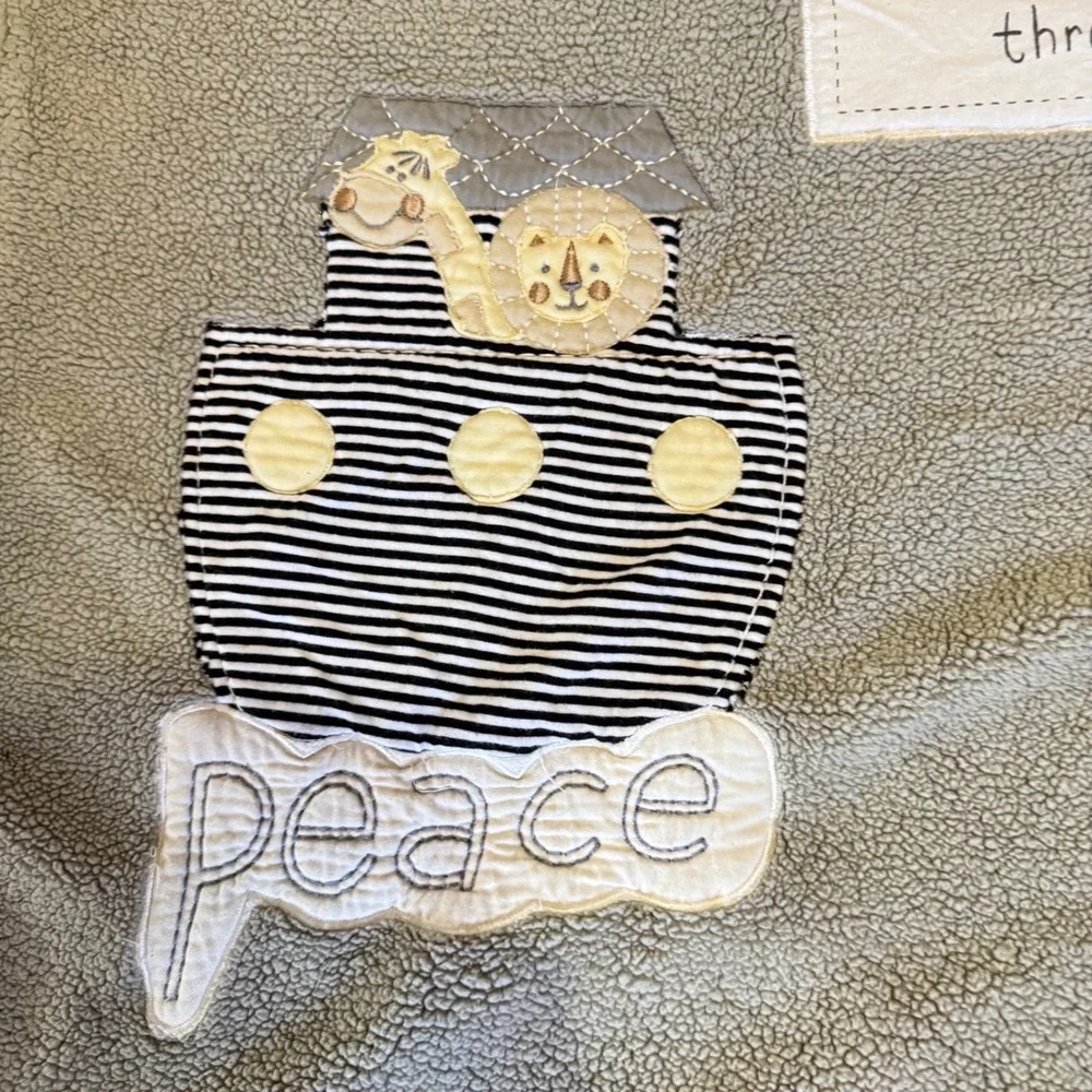 Demdaco Grey Sherpa Noahs Ark Baby Blanket Rainbow Peace Stripe Reversible Plush